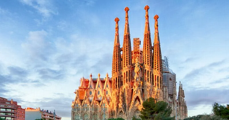 143 ildir inşa edilən kilsə ən hündür adını qazandı