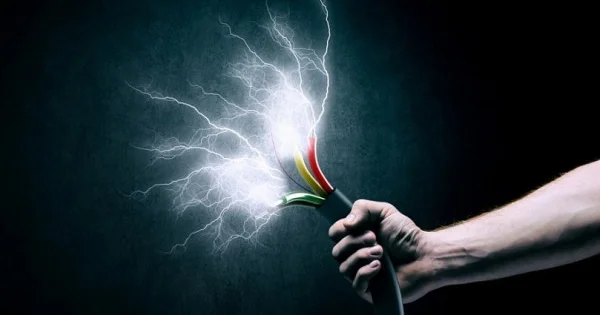 Elektrik cərəyanı vuran gənc xəstəxanada öldü