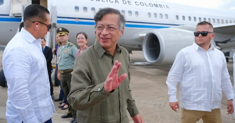 Kolumbiya prezidentinin təyyarəsi ABŞ sanksiyalarına görə yanacaq doldura bilmədi