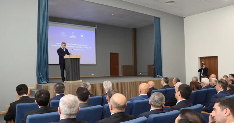 Xankəndidəki konfransda maraqlı faktlar açlqlandı FOTO