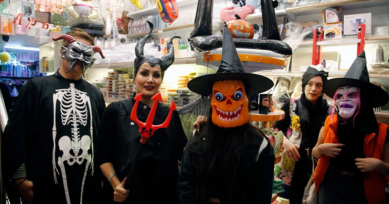 Qadağalara baxmayaraq İranda “Halloween” ab havası Fotolar