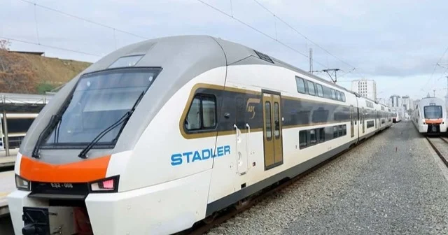 Bakı Sumqayıt marşrutu üzrə hərəkət edən sərnişin qatarına daş atılıb