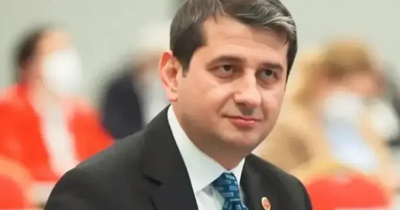 Советника Имамоглу под конвоем доставили в суд