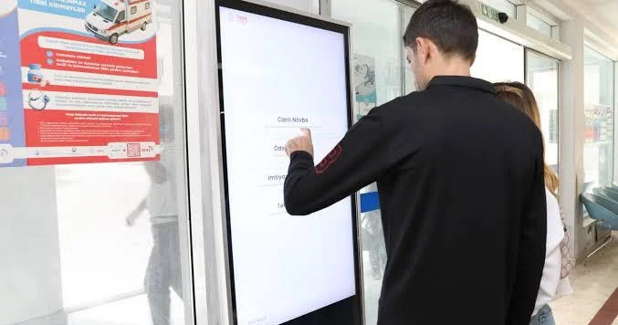 Vay qoca xəstələrin halına: Elektron tibbi xidmət yaşlılar üçün kabus olacaq