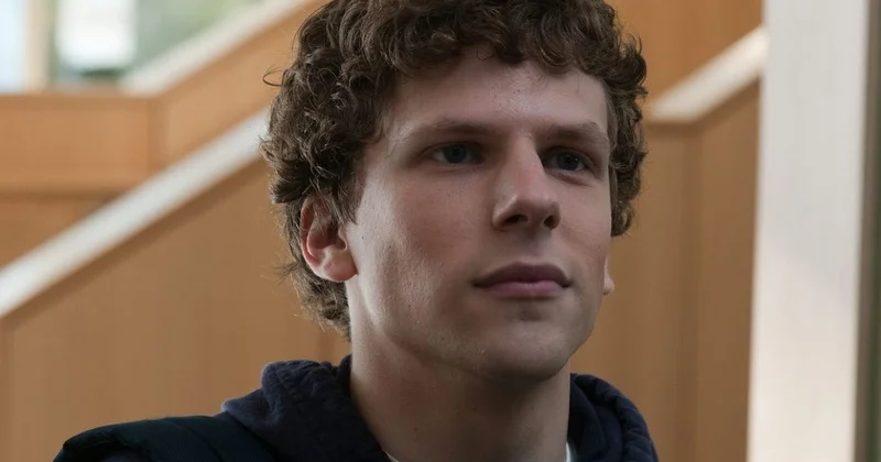 Джесси Айзенберг намерен пожертвовать почку незнакомцу