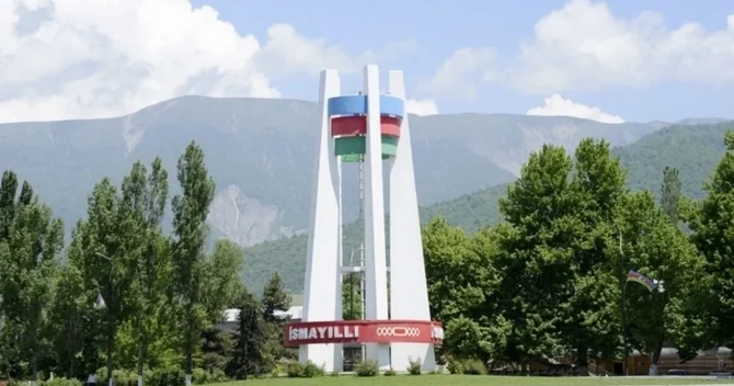 İsmayıllıda rayonun adı yazılmış memarlıq kompozisiyası niyə söküldü?