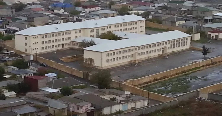 Təhsil idarəsi valideynləri narahat edən kadrlara aydınlıq gətirdi