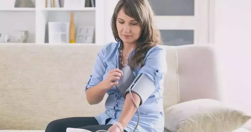 Bu əlamətlər sizdə də varsa, diqqət edin! Hipertoniyanın xəbərçisi ola bilər