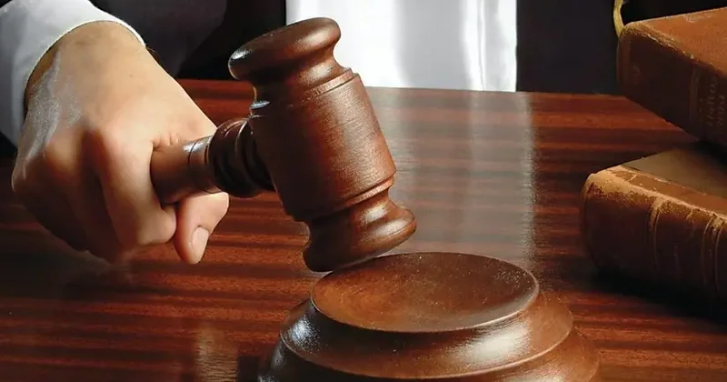 “27 min manatı rəisə çatdırdım” MƏHKƏMƏ