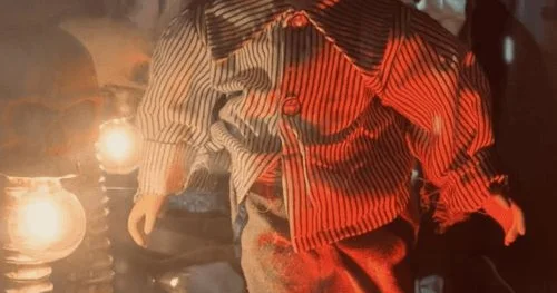 Lənətlənmiş kuklanı şüşə altında saxlayırlar