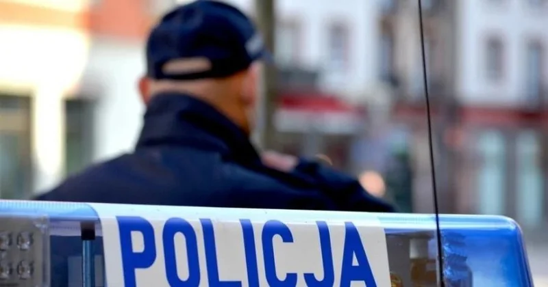 Polşada məktəb binası atəşə tutulub