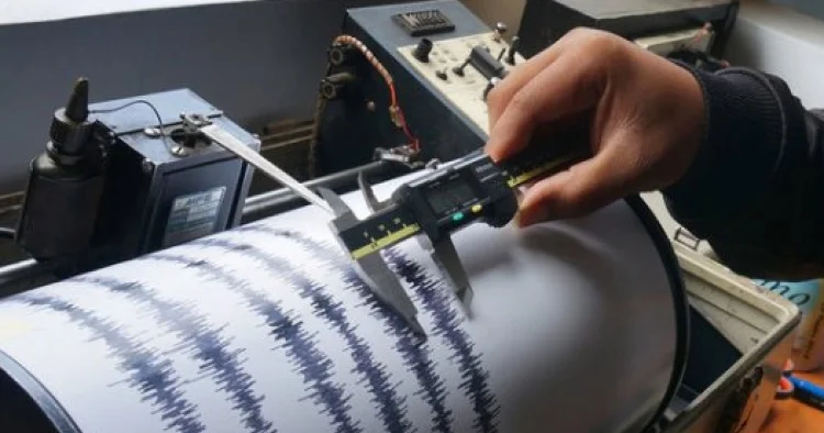 Balıkəsirdə yenə zəlzələ olub