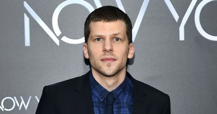 Актер Джесси Айзенберг рассказал, что станет донором почки для незнакомца