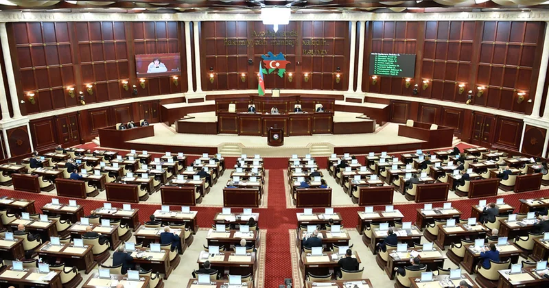 Milli Məclis telefon qadağasını ləğv etdi KONKRET