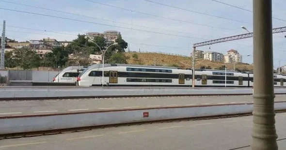 Установлена личность подростков, бросивших камень в скоростной поезд в Баку