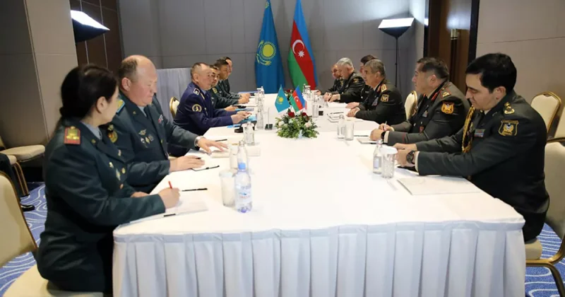 Министр обороны Казахстана вручил Закиру Гасанову медаль Видео