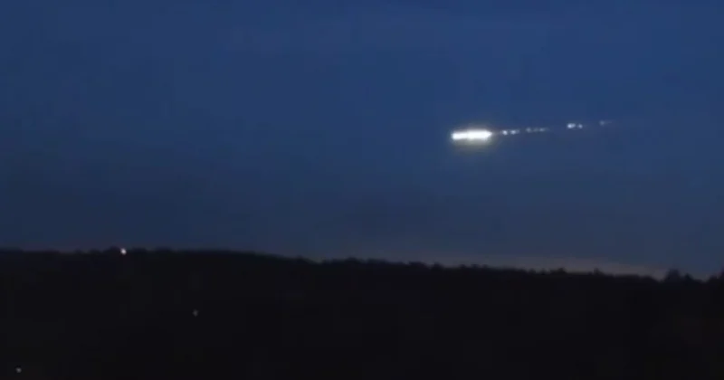 В небе над Москвой произошёл взрыв метеорита ВИДЕО