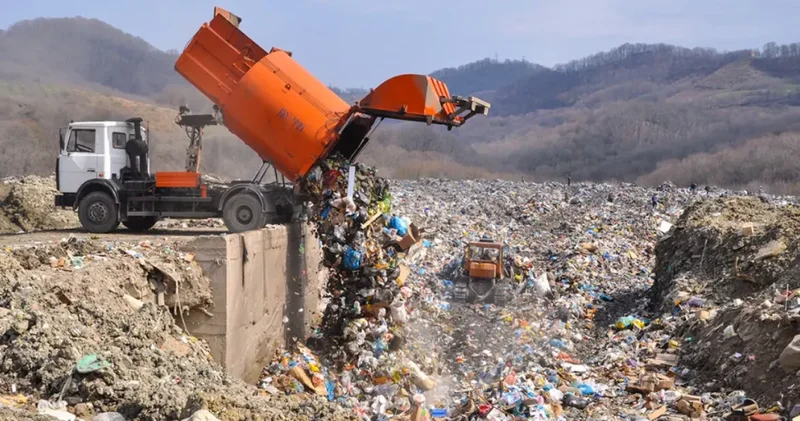 В Узбекистане прекращена деятельность десятков полигонов по сбору бытовых отходов