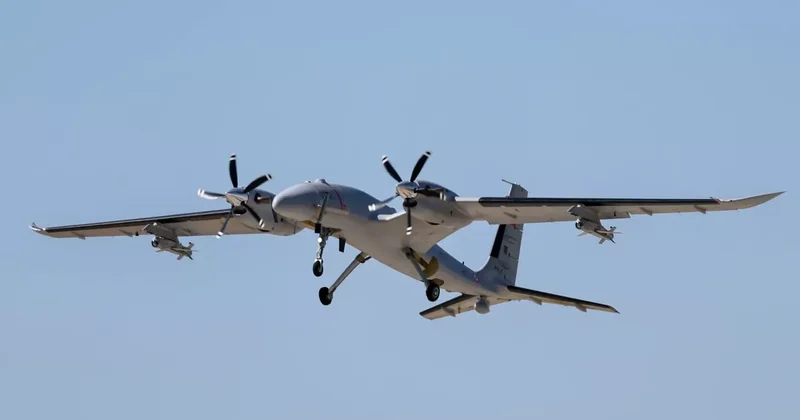 Akinci научили поражать воздушные цели с помощью ракеты KEMANKEŞ 1 ФОТО/ВИДЕО