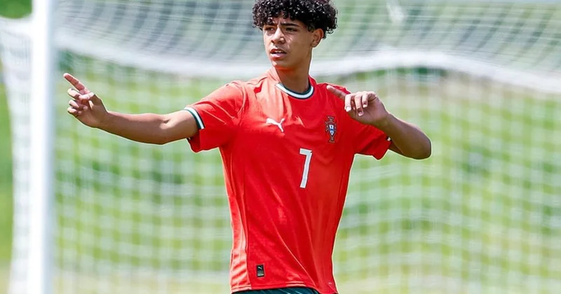 Ronaldonun oğlu U16 millisində debüt etdi