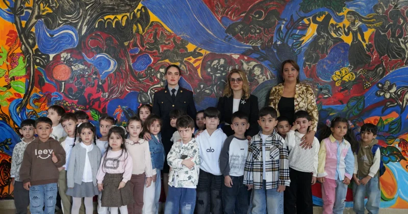 Kukla Teatrında “Dünyanı uşaqlara verək!” adlı bədii maarifləndirmə aksiyası keçirilib