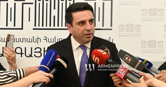 Simonyan: Bakı ilə əlaqələrimiz dərinləşir