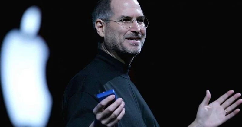 "Əpl"in rüblük gəliri 102 milyard dollar oldu