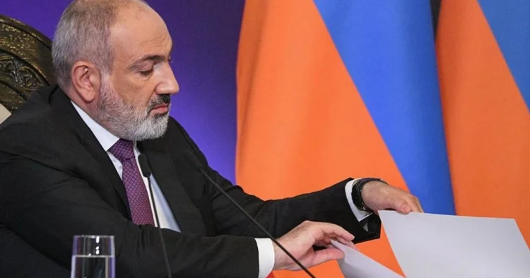 Pa.inyan kommunikasiyalarla bağlı qərar imzalayıb