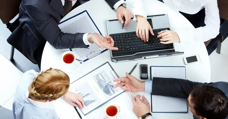 Azərbaycan iş adamlarına səsləniş “Görünməz əl” nağılına inanırsınız?