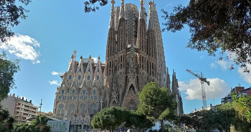Dünyanın ən hündür kilsə qülləsi o oldu
