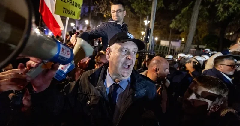 Polşada məhkəmə hakimiyyəti uğrunda siyasi qarşıdurma yenidən kəskinləşir