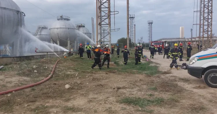 FHN zavodda təlim keçirdi Video