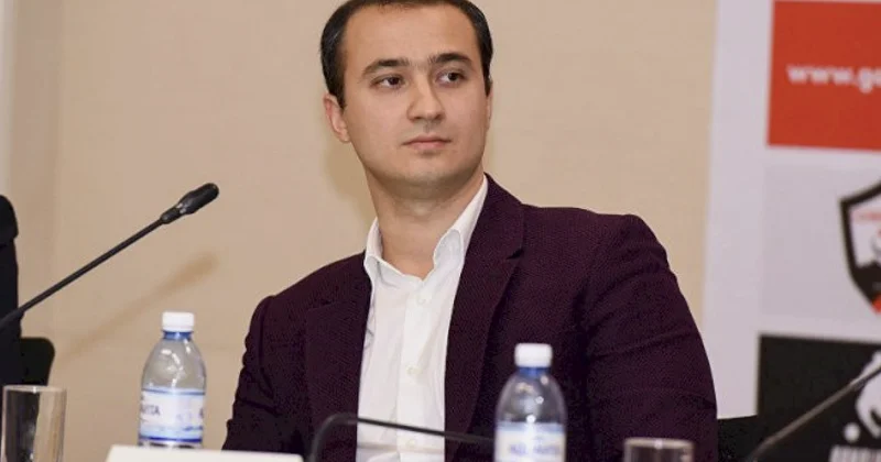 Nazir oğlu məktəblərdə baş verənlərdən yazdı