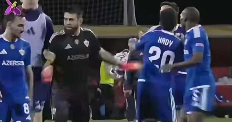 “Qarabağ”ın futbolçuları oyun zamanı dalaşdılar Foto