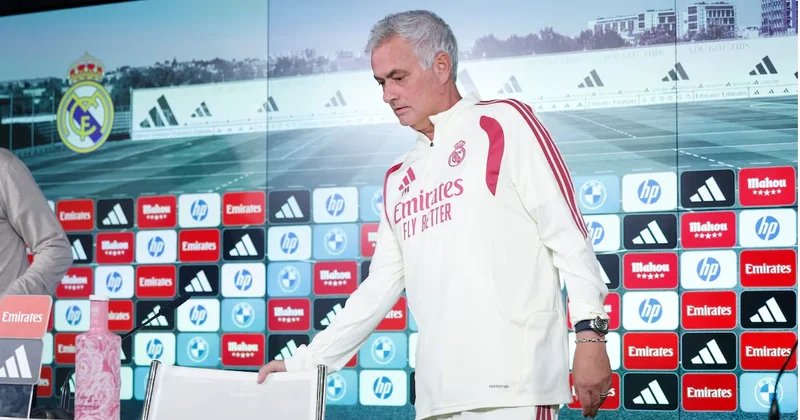 Mourinyo La Liqanı və telekanalları tənqid etdi: “Bizə möhtəşəm hədiyyə veriblər”