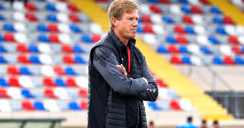 Yuri Maksimov: “Sonuncu yerdə olduğumuz üçün futbolçular həyəcan keçirirlər”