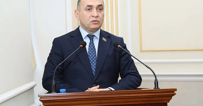 Məktəblərdəki xoşagəlməz halların kökündə nə durur? Deputat aydınlıq gətirdi