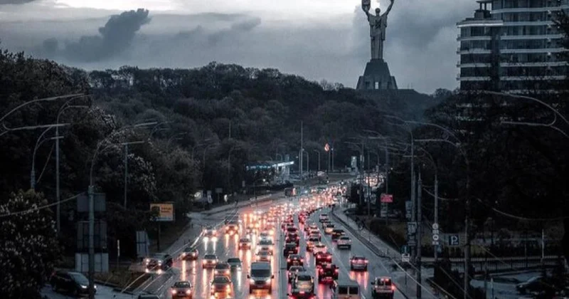 Kiyevdə əhaliyə ağır elektrik kəsintiləri qrafiki tətbiq edilir