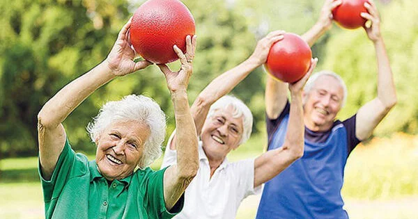 İdmanla hər yaşda məşğul olmaq faydalıdır