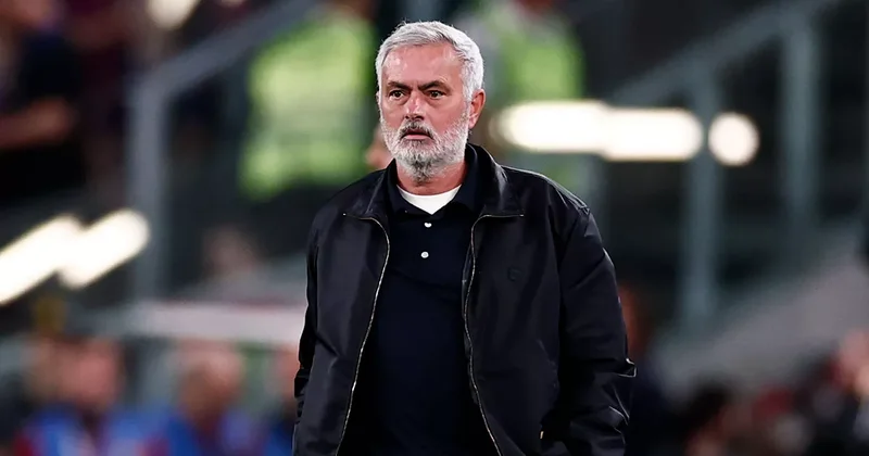 Mourinyo: “İngilislərin futboldan başı çıxmır”