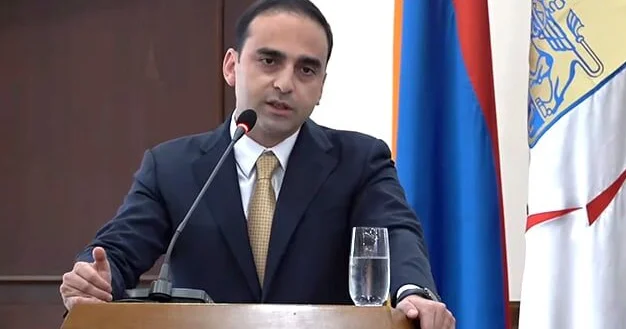 İrəvan meri yerə siqaret atan vətəndaşı belə utandırdı VİDEO