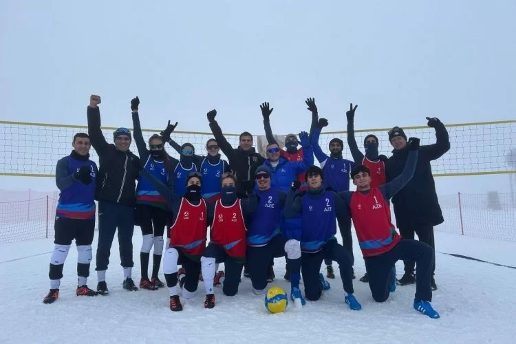 Azərbaycanda ilk dəfə qar voleybolu üzrə toplanış keçirildi