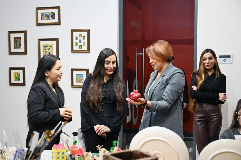 Leyla və Arzu Əliyevalar DOST Mərkəzində FOTOLAR AzPolitika onlayn siyasiictimai qəzet