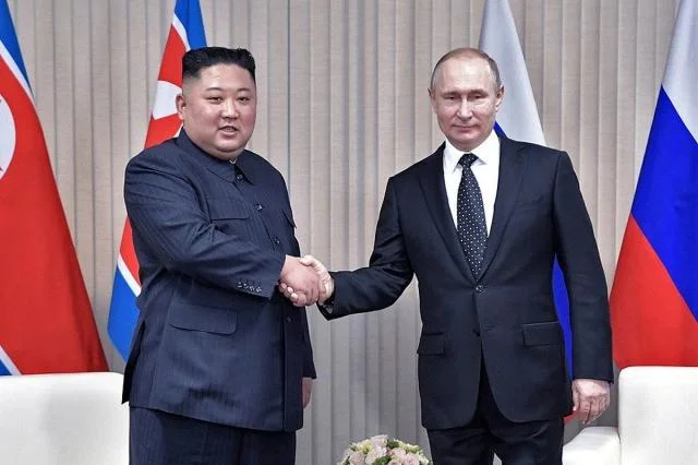 Kim Çen In Putinə 2025ci ildə “neonasistləri” məğlub etməyi arzulayıb