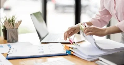 Hamı bayram edəndə: Onlar yeni ili iş başında qarşılayır