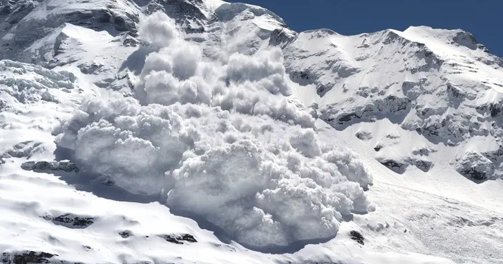 Три пастуха попали под лавину в Турции, ведется поисково спасательная операция