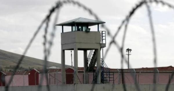 Onlar da əvvəlcədən xəbərdarlıq etmədən həbsxanalara buraxılacaq