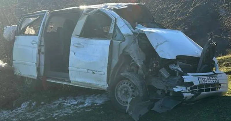 Авария на дороге Лянкяран Лерик: Водитель уснул за рулём, двое пассажиров госпитализированы