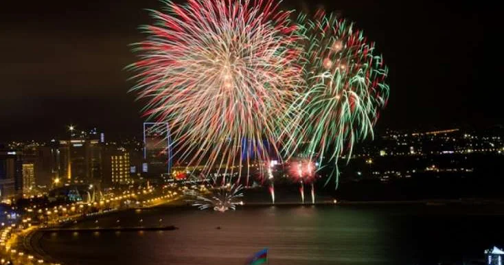 Bulvarda bayram ATƏŞFƏŞANLIĞI VİDEO