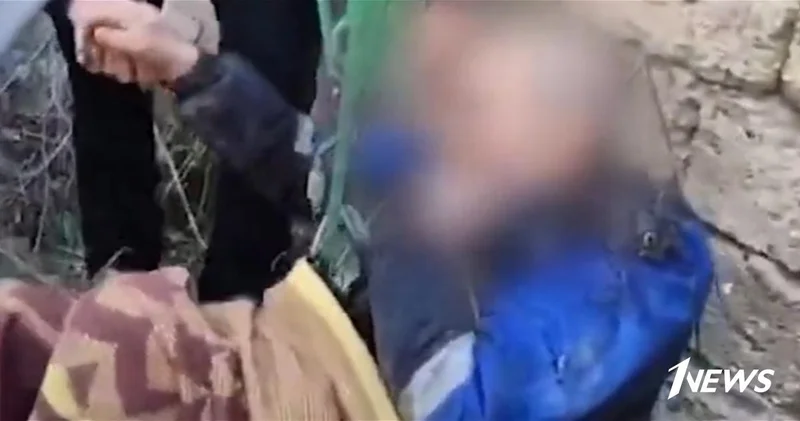 В Баку спасатели вызволили пожилого мужчину, упавшего в 5 метровый в колодец ВИДЕО